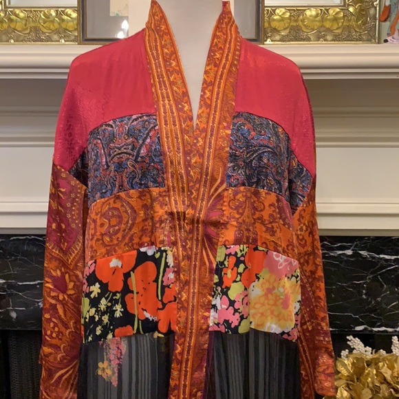 NWOT. “Free People” fuchsia print Kimono - Picture 2 of 7